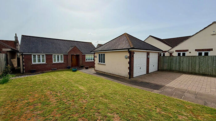 4 Bedroom Detached Bungalow For Sale In Hayward Drive, Baltonsborough, BA6
