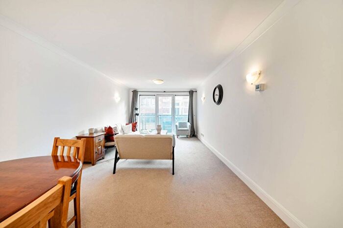 2 Bedroom Flat For Sale In Regency Court, Westminster, London, SW1P