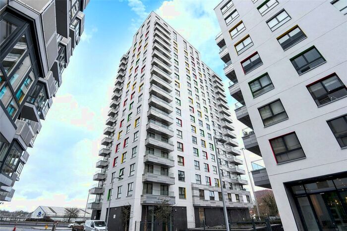 1 Bedroom Flat To Rent In Hewitt, Alfred Street, Reading, Berkshire, RG1