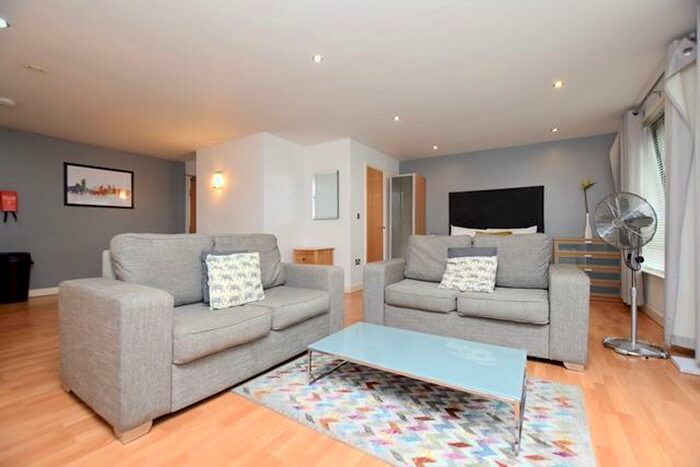 Apartment To Rent In West One Peak, Cavendish Street, S3