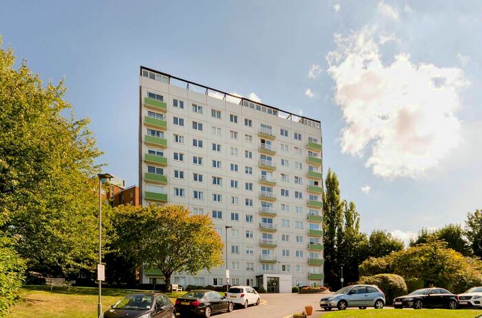 2 Bedroom Flat To Rent In Eaton Drive, North Kingston, Kingston Upon Thames, KT2