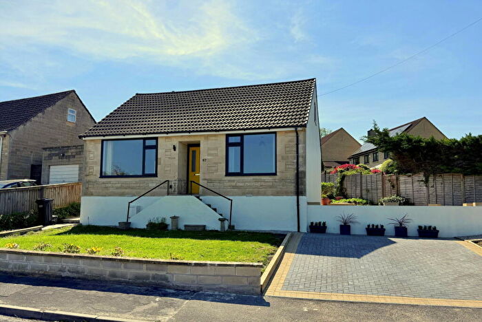 2 Bedroom Detached Bungalow For Sale In Holcombe Close, Bathampton, BA2