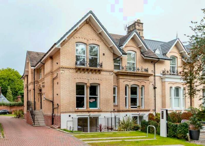 2 Bedroom Flat To Rent In The Oaks, Edge Lane, Chorlton, M21