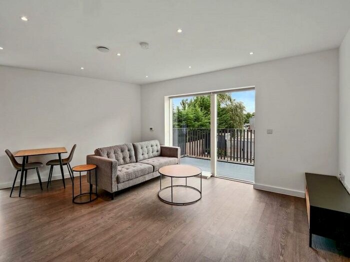 1 Bedroom Apartment To Rent In Purley Way, Croydon, London, CR0