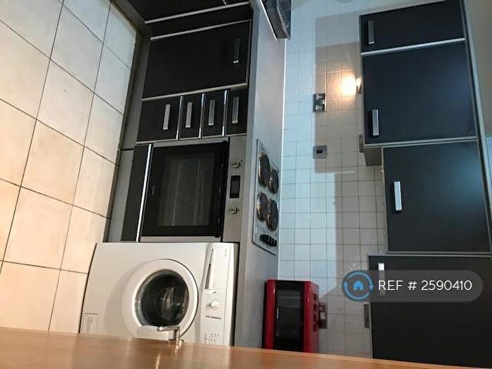 3 Bedroom Flat To Rent In Newport, London, E14