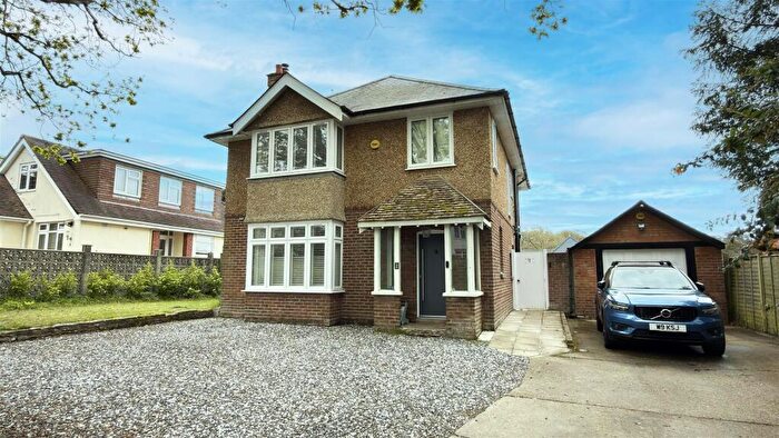 4 Bedroom Detached House For Sale In Blake Dene Road, Lilliput, BH14