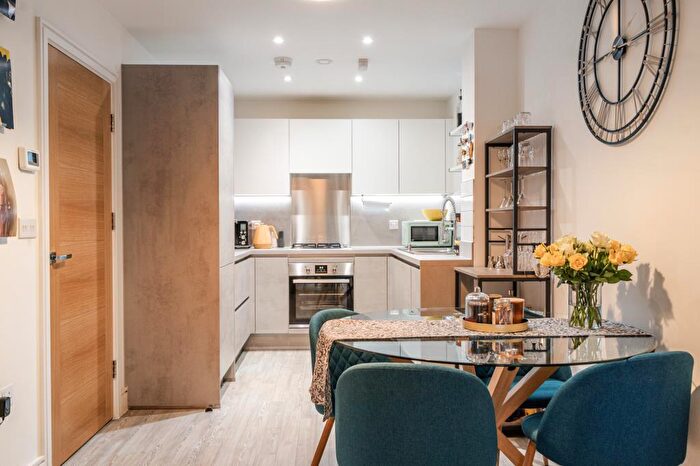 1 Bedroom Flat For Sale In High Wycombe, Town Centre, Buckinghamshire, HP11