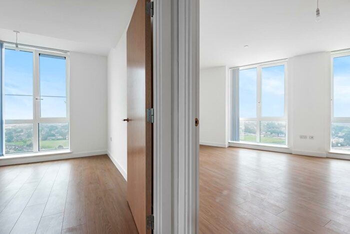 2 Bedroom Apartment To Rent In Royal Winchester House, Bracknell, RG12
