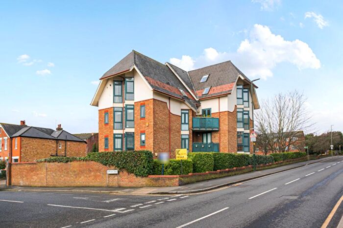 2 Bedroom Apartment For Sale In Maple Court, Durham Road, Sidcup, Kent, DA14