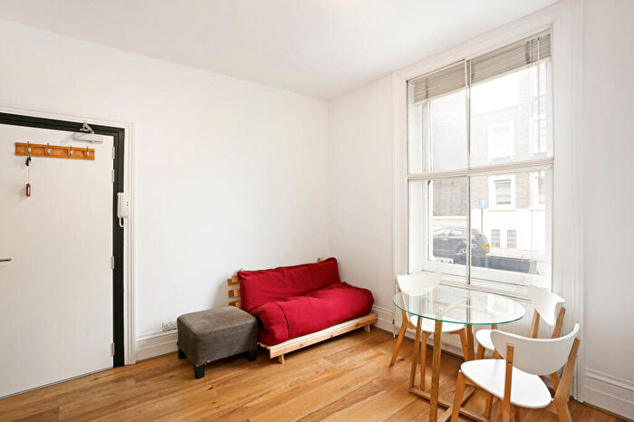 Flat To Rent In Finborough Road, Earls Court, London, SW10