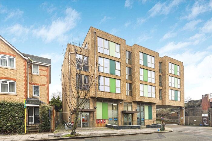 2 Bedroom Flat To Rent In Bedford Road, London, SW4