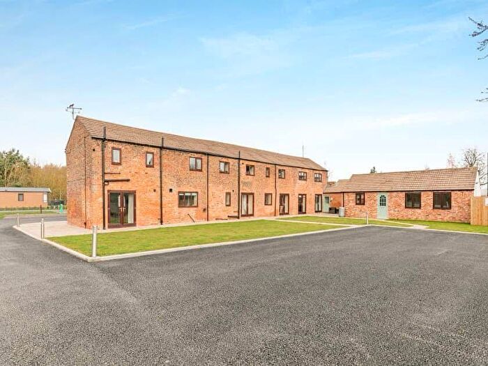 4 Bedroom Cottage To Rent In Newland, Epworth, Doncaster, DN9