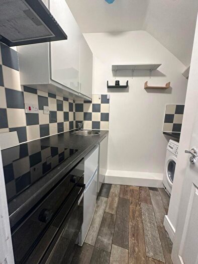 1 Bedroom Flat To Rent In A Stockwood Crescent, Luton, LU1
