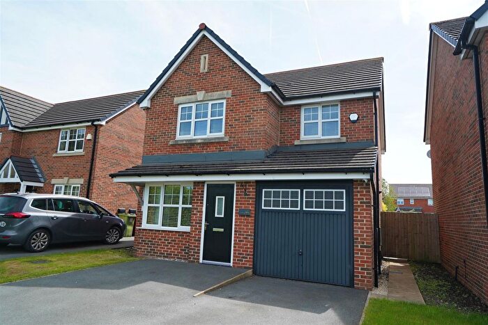 4 Bedroom Detached House For Sale In Kenmore Close, Blackrod, Bolton, BL6