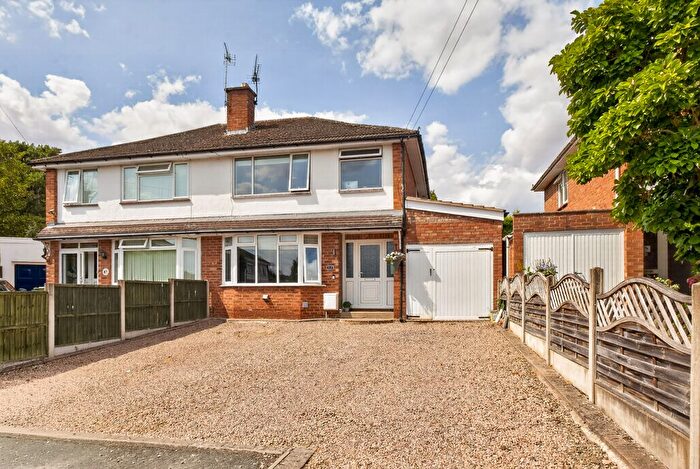 3 Bedroom Semi-Detached House For Sale In Carless Close, Hereford, HR1