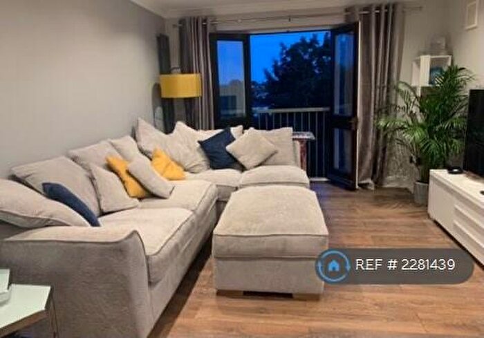 1 Bedroom Flat To Rent In Aidans Court, London, N12