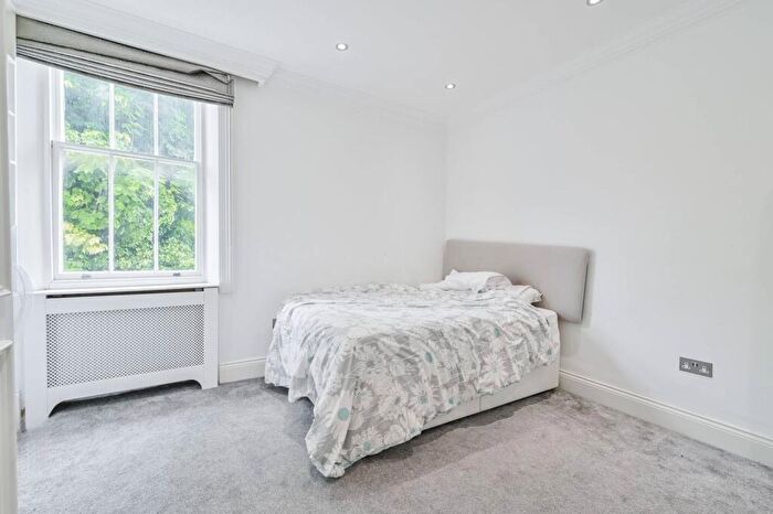 3 Bedroom Flat To Rent In Abbey Road, St John's Wood, London, NW8