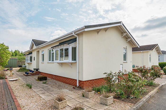 3 Bedroom Mobile Home For Sale In The Oaks, Surrey Hills Park, Normandy, Guildford, GU3