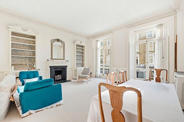 2 Bedroom Flat To Rent In Harcourt Terrace, London, SW10