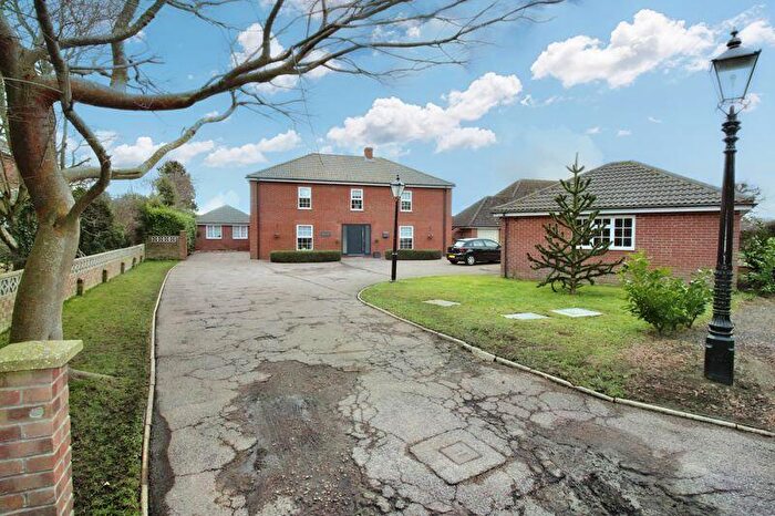 5 Bedroom Detached House For Sale In Lords Lane, Bradwell, Great Yarmouth, NR31