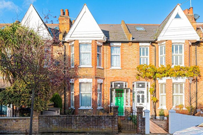 3 Bedroom Property For Sale In Ailsa Avenue, St Margarets, TW1