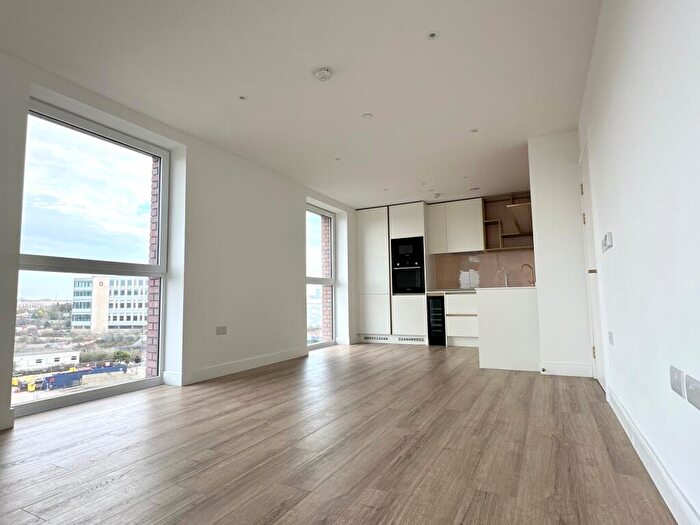 2 Bedroom Flat To Rent In Quay Walk, HA0