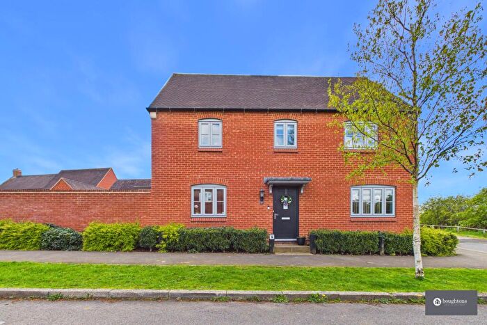 4 Bedroom Detached House For Sale In Miranda Lane, Brackley, NN13