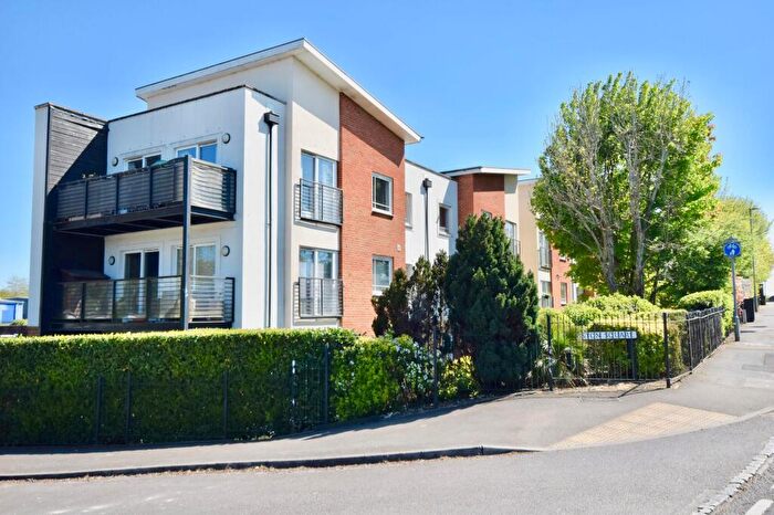 1 Bedroom Flat For Sale In Buffers Lane, Leatherhead, KT22