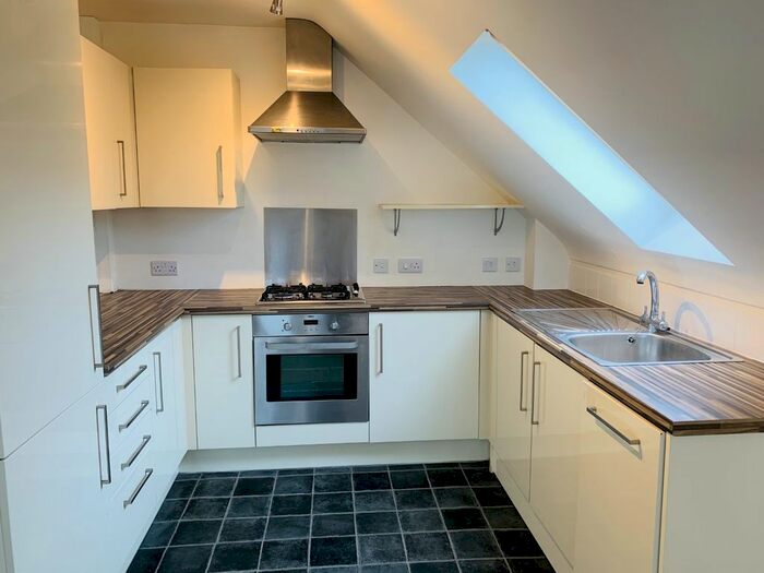 2 Bedroom Flat To Rent In Drummon Road, Bournemouth, BH1