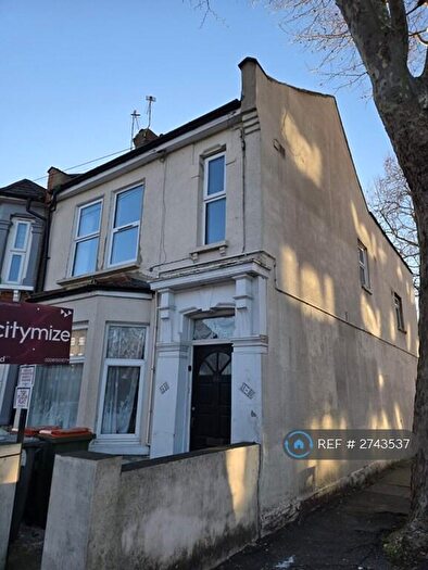 3 Bedroom Flat To Rent In Napier Road, London, E6