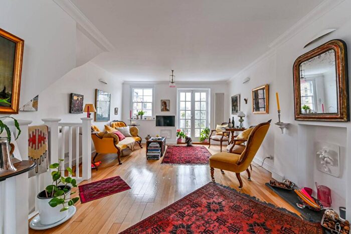 4 Bedroom House For Sale In De Beauvoir Road, , Islington, London, N1