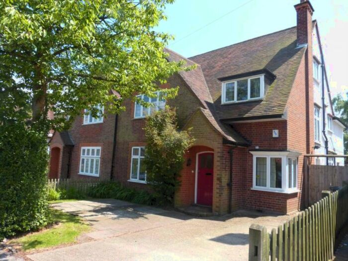 5 Bedroom Semi-Detached House To Rent In Park Road, Radlett, WD7
