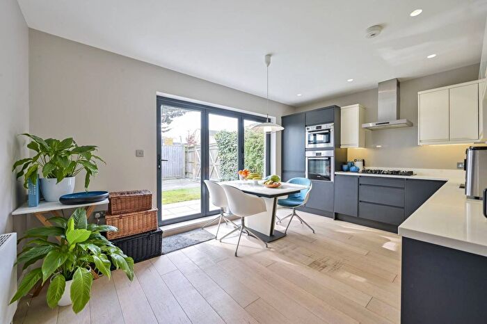 3 Bedroom Maisonette For Sale In All Saints Road, South Wimbledon, London, SW19
