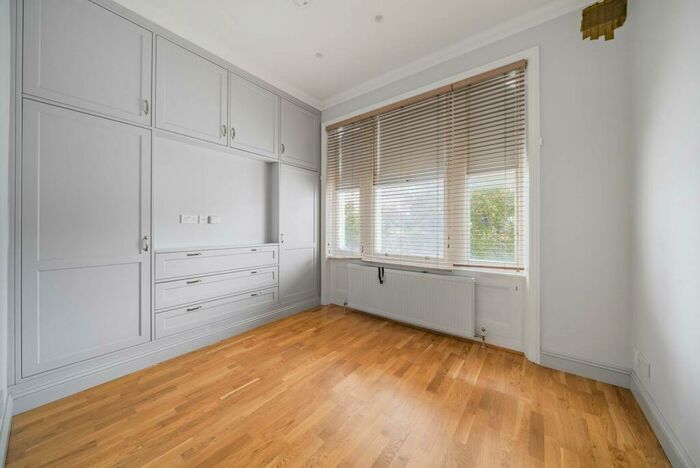 2 Bedroom Flat To Rent In Abbey Road, St John's Wood, London, NW8