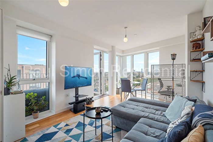2 Bedroom Flat For Sale In Altitude Point, Hampden Road, London, N8