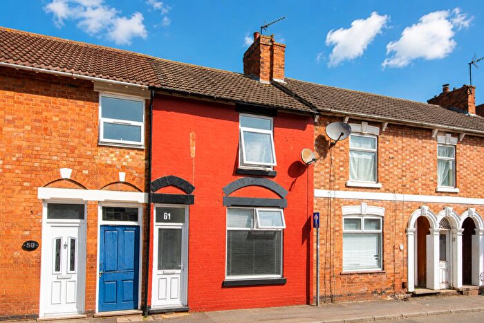 2 Bedroom Terraced House For Sale In King Street, Kettering, NN16