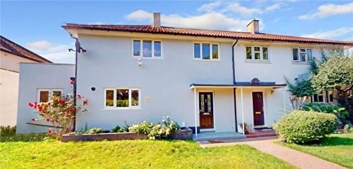 3 Bedroom Property To Rent In Broadcoombe, South Croydon, CR2