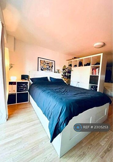 Studio To Rent In Cannon Street Road, London, E1