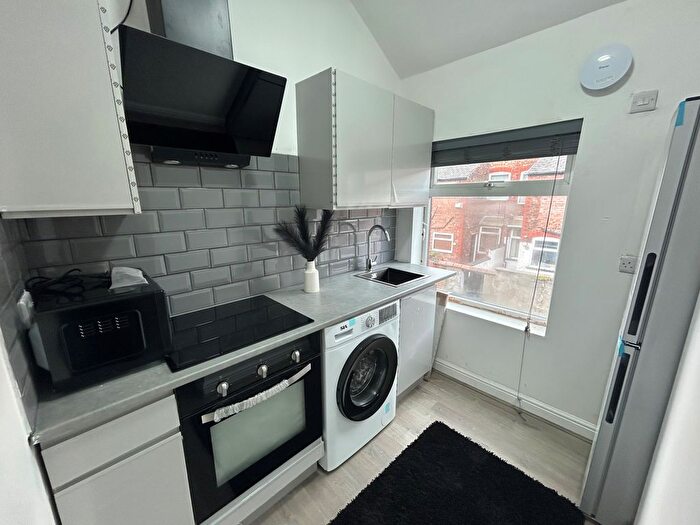 2 Bedroom Flat To Rent In Bolton Road, Salford, M6