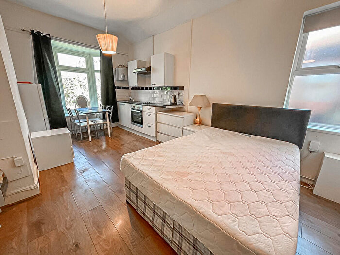 Studio To Rent In Devonshire Road, Handsworth Wood, B20