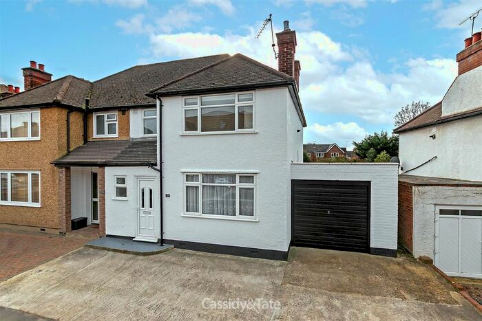 3 Bedroom Semi-Detached House To Rent In Hedley Road, St.Albans, AL1