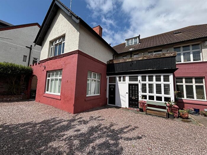 2 Bedroom Apartment To Rent In Flat, Warren Drive Wallasey Wirral, CH45