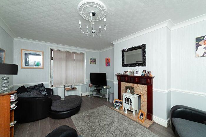 3 Bedroom Semi-Detached House For Sale In Whinney Lane, Ollerton, NG22