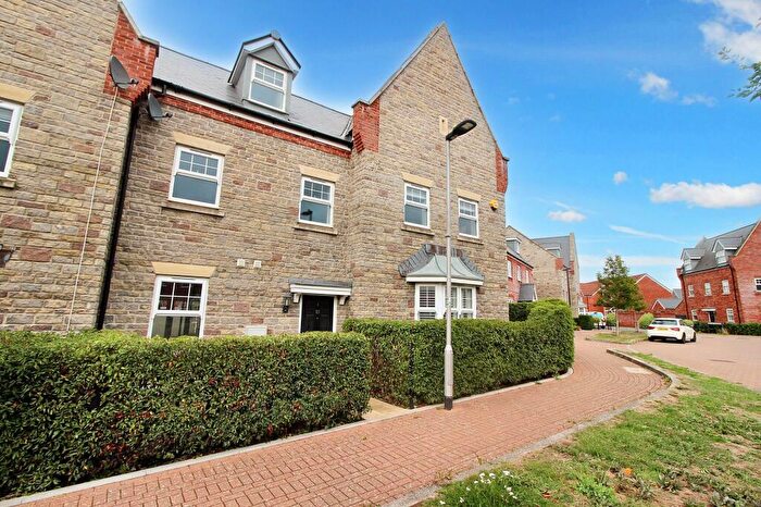 3 Bedroom Terraced House For Sale In Badger Road, Thornbury, BS35