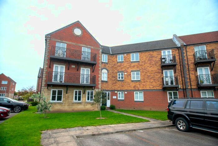 2 Bedroom Flat To Rent In Lancelot Court, Hull, HU9