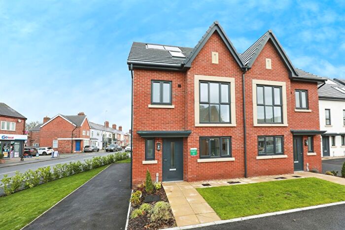 4 Bedroom Semi Detached House For Sale In Manchester Road, Northwich, CW9