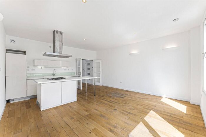 3 Bedroom Terraced House To Rent In Clarence Road, Hackney, London, E5