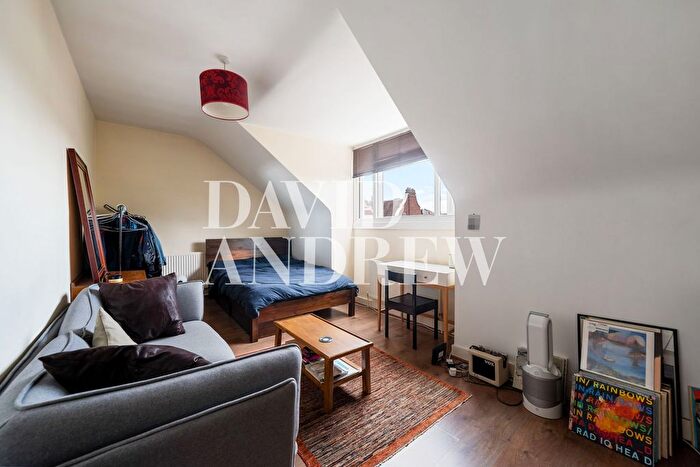 Studio To Rent In Hanley Road, London, N4