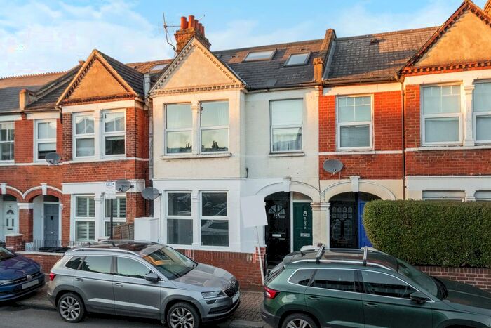 2 Bedroom Maisonette To Rent In Penwith Road, Earlsfield, London, SW18