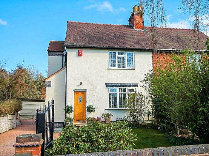 3 Bedroom Semi-Detached House For Sale In Woodhouse Lane, Tamworth, Staffordshire, B77